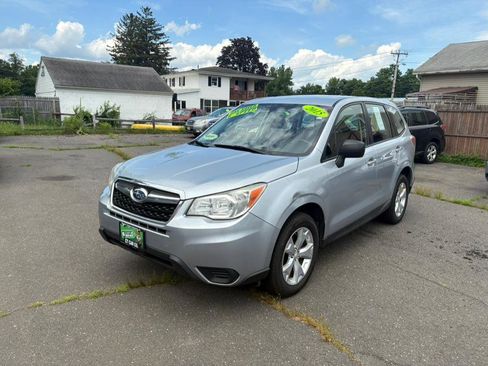 Used 2015 Subaru Forester 2.5i image 2