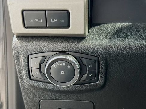 Used 2015 Ford F150 Lariat w/ Equipment Group 502A Luxury AWD/4WD image 10