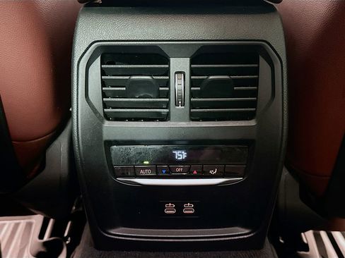 Used 2022 BMW 430i Coupe w/ M Sport Package image 32