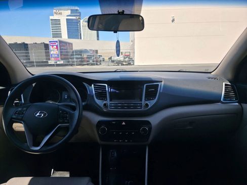 Used 2017 Hyundai Tucson SE image 11