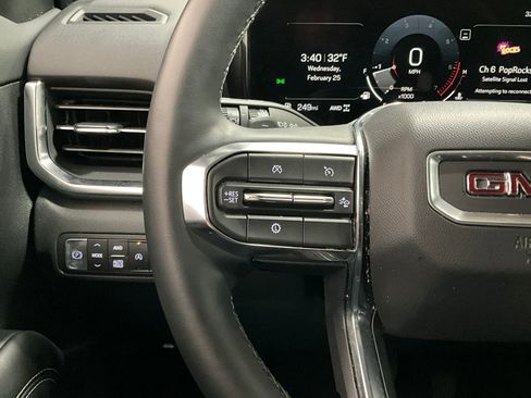 Used 2025 GMC Terrain Elevation image 18