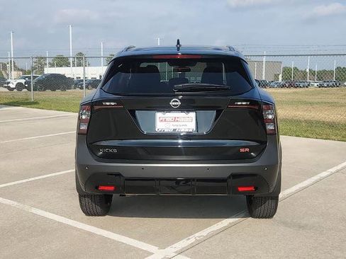 Certified 2025 Nissan Kicks SR image 6
