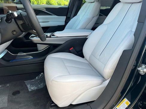 New 2025 Cadillac Lyriq Luxury image 21