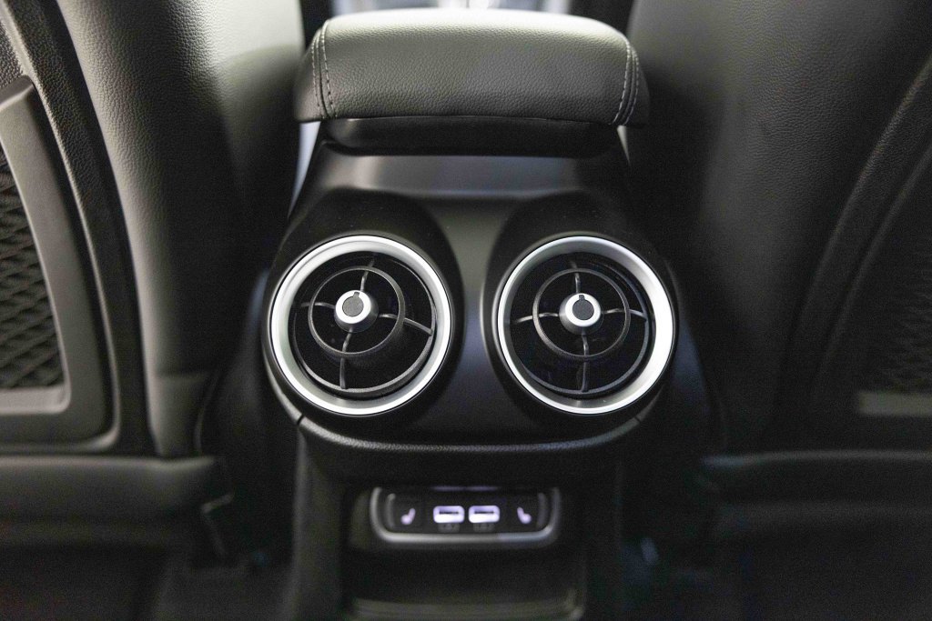New 2026 Alfa Romeo Stelvio Sprint AWD/4WD image 30