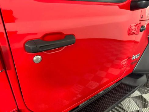 Used 2018 Jeep Wrangler Unlimited Sport image 28