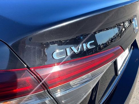Used 2025 Honda Civic Sport image 29