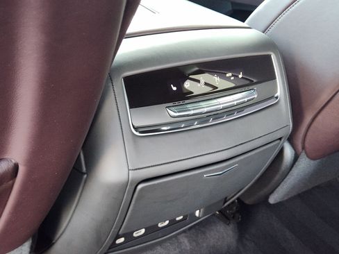 Used 2022 Cadillac Escalade ESV Sport Platinum w/ LPO, ONYX Package image 30