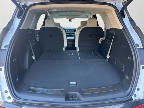 Used 2022 Buick Enclave Essence w/ Experience Buick Package image 21