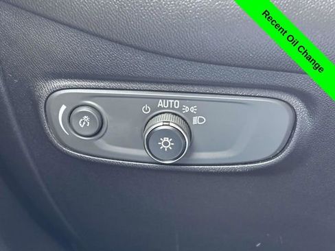 Used 2018 Chevrolet Equinox LT image 10