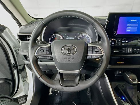 Certified 2025 Toyota Highlander XLE AWD/4WD image 15