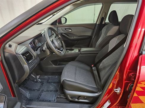 Used 2022 Nissan Rogue SV image 21