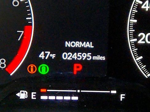 Used 2023 Honda Civic Sport image 15