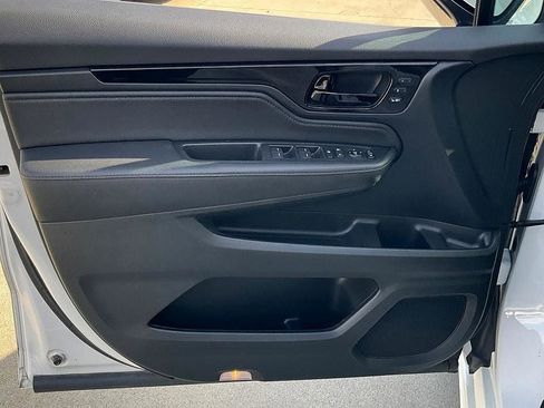 Used 2023 Honda Odyssey Touring image 13