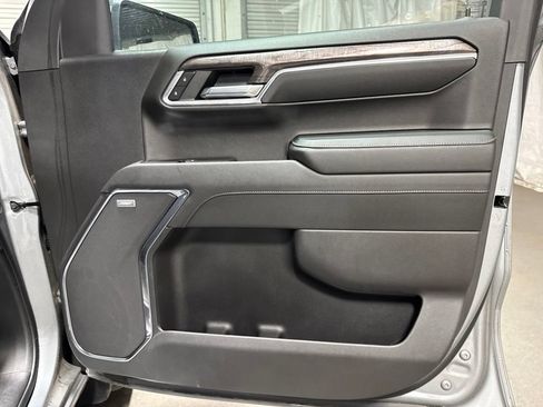 Used 2024 Chevrolet Silverado 1500 LTZ w/ Z71 Off-Road Package AWD/4WD image 9