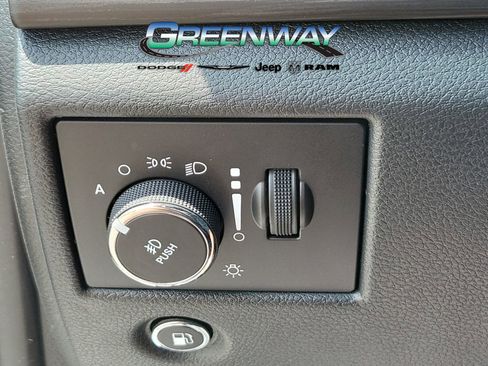 Used 2022 Jeep Grand Cherokee Laredo X RWD image 21