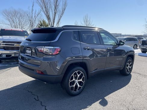 Used 2024 Jeep Compass Limited image 8