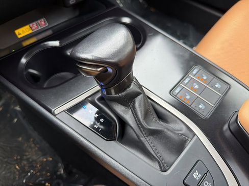 Used 2023 Lexus UX 250h AWD w/ Premium Package image 31