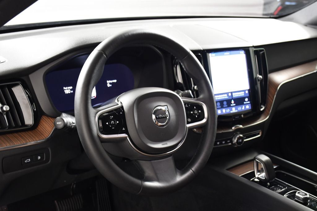 Used 2023 Volvo XC60 T8 Plus AWD/4WD image 13