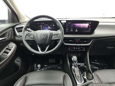 Used 2025 Buick Encore GX Avenir w/ Avenir Technology Package image 12