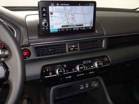 New 2025 Honda Pilot Touring image 9