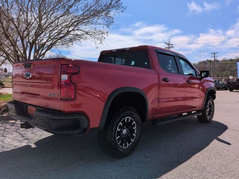 Used 2023 Chevrolet Silverado 1500 ZR2 w/ Technology Package AWD/4WD image 8