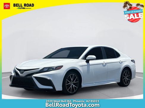Used 2021 Toyota Camry SE FWD image 1