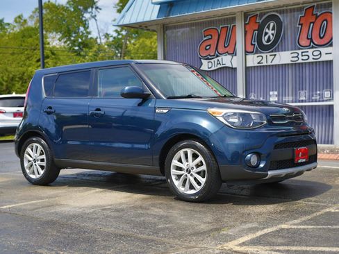 Used 2019 Kia Soul + FWD image 2