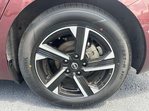 Used 2024 Nissan Sentra SV FWD image 34