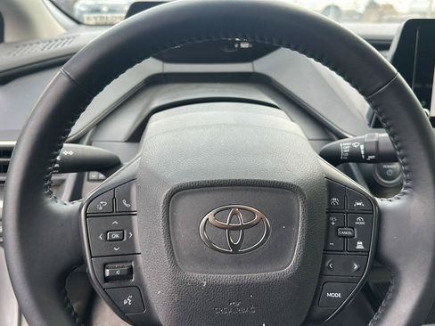 Certified 2025 Toyota Prius LE FWD image 11