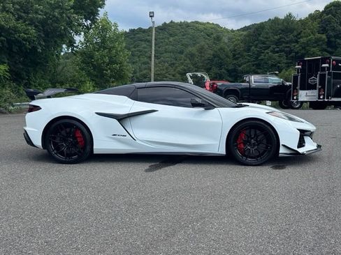Used 2023 Chevrolet Corvette Z06 w/ Battery Protection Package RWD image 10