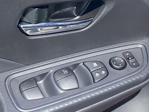 New 2025 Nissan Versa SV w/ Trunk Package image 15