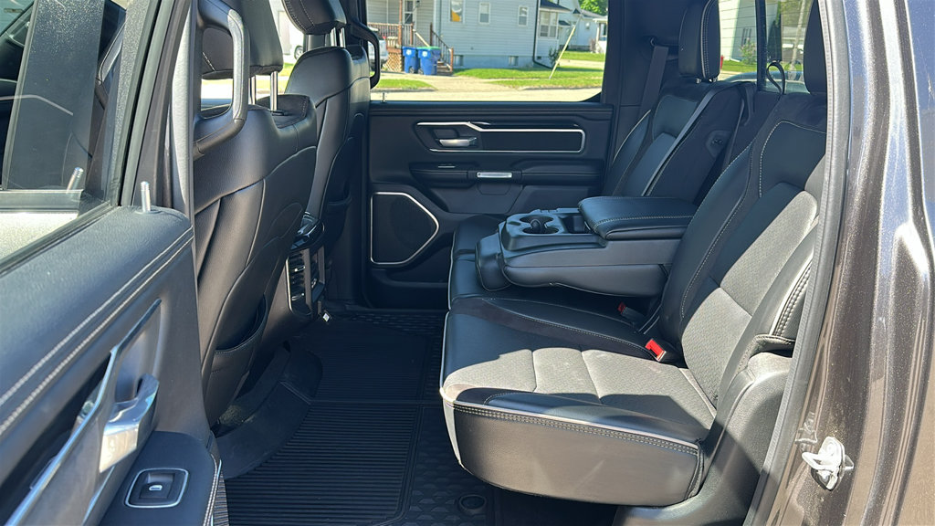 Used 2020 RAM 1500 Laramie w/ Sport Appearance Package AWD/4WD image 29