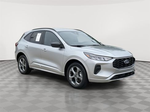 Certified 2023 Ford Escape ST-Line w/ Tech Pack #1 AWD/4WD image 5