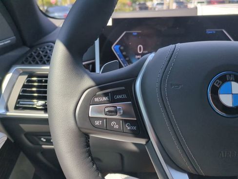 Used 2026 BMW X5 xDrive50e image 26