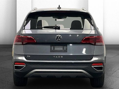 Used 2024 Volkswagen Taos SE image 3