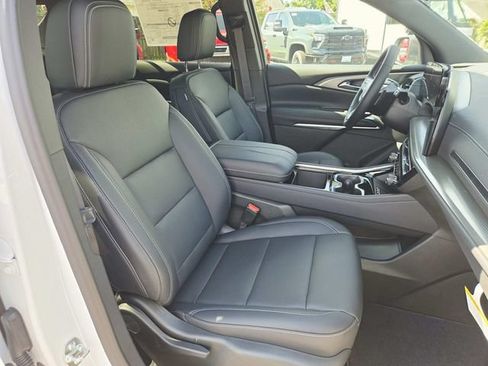New 2026 Chevrolet Traverse LT w/ Driver Confidence Package AWD/4WD image 17