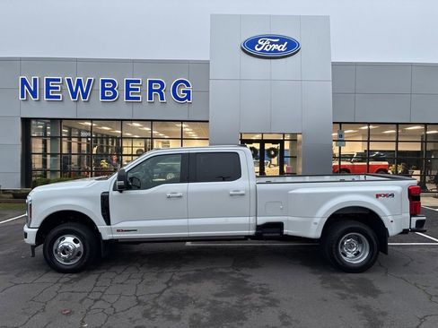 Used 2025 Ford F350 Platinum image 4