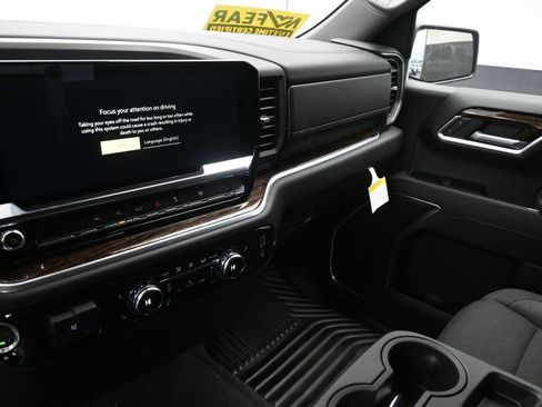 New 2026 GMC Sierra 1500 SLE w/ Preferred Package image 22