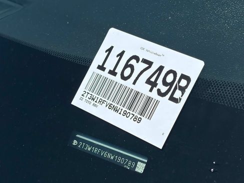 Used 2022 Toyota RAV4 XLE FWD image 13