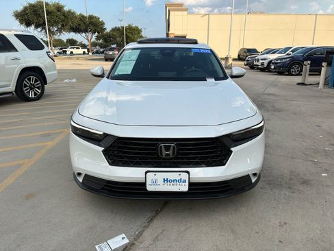 Certified 2023 Honda Accord EX image 3