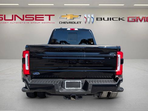 Used 2025 Ford F450 Platinum w/ FX4 Off-Road Package image 5