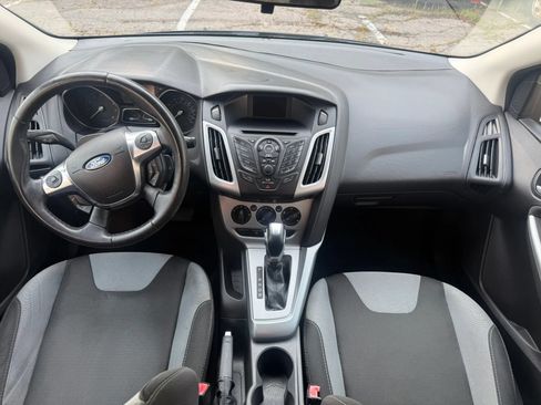 Used 2012 Ford Focus SE FWD image 9