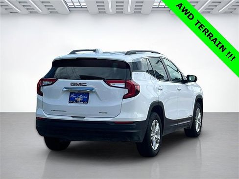 Used 2023 GMC Terrain SLE w/ Driver Convenience Package image 5