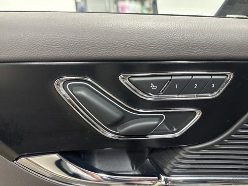 Used 2021 Lincoln Corsair AWD image 14