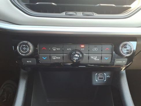 New 2026 Jeep Compass Limited AWD/4WD image 17