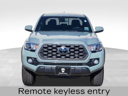 Used 2022 Toyota Tacoma TRD Off-Road image 3