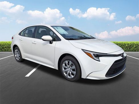 New 2026 Toyota Corolla LE image 2