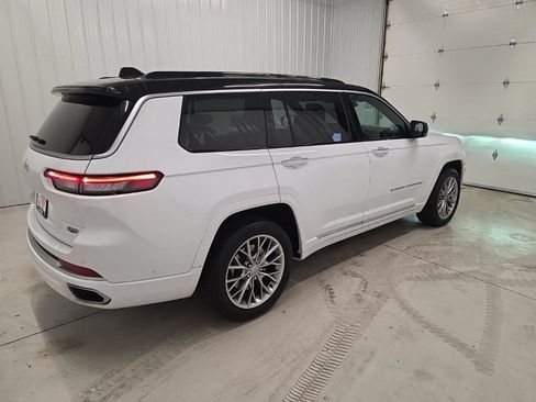 Used 2025 Jeep Grand Cherokee L Summit AWD/4WD image 6