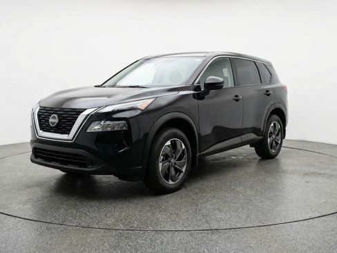 Used 2025 Nissan Rogue SV FWD image 3
