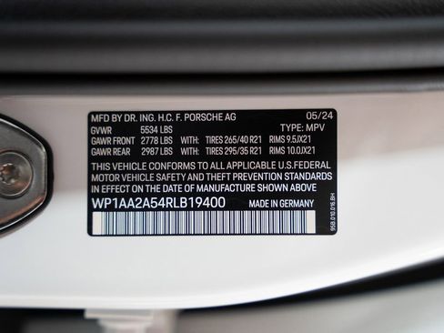 Used 2024 Porsche Macan image 24